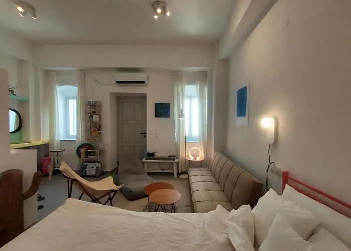 Holy Summer In Market Streets * Náoussa