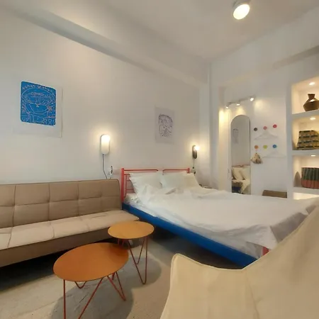 Holy Summer In Market Streets Apartment Naousa (Paros)