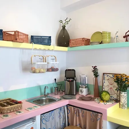 Holy Summer In Market Streets Apartment Naousa (Paros)